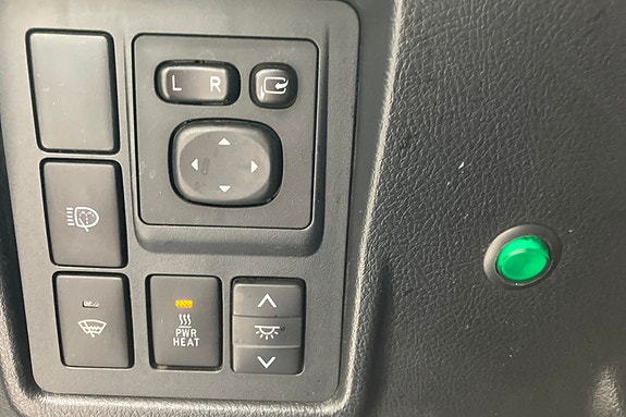 Toyota Land Cruiser 28 of 30