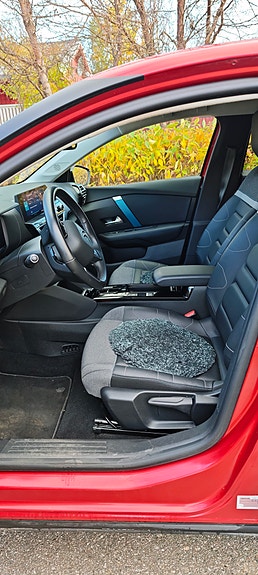 Citroen E-C4 7 of 9