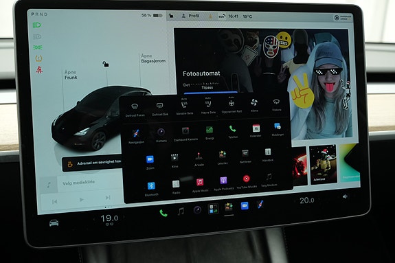 Tesla Model Y 29 of 30
