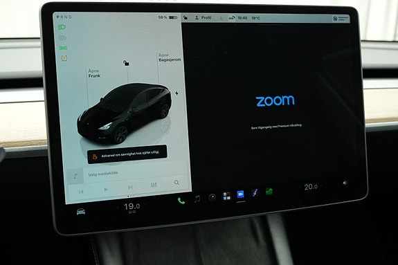 Tesla Model Y 26 of 30