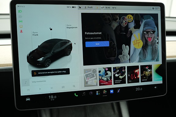 Tesla Model Y 28 of 30