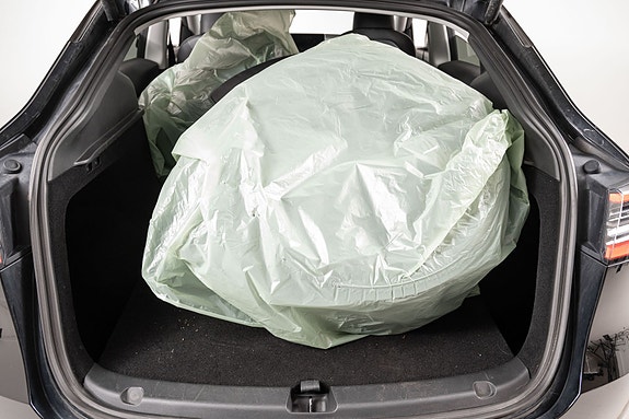 Tesla Model Y 21 of 28