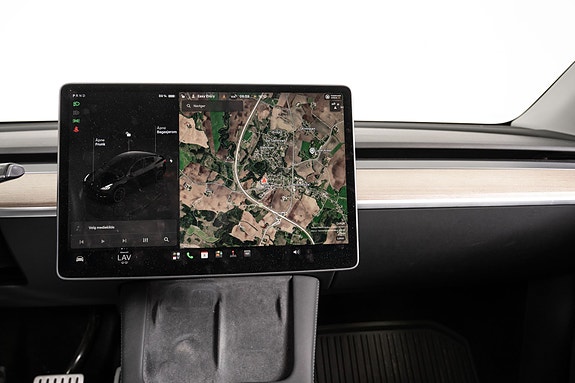 Tesla Model Y 13 of 28
