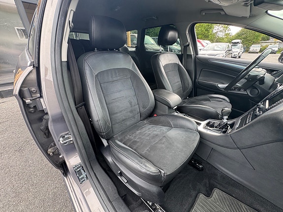 Ford Mondeo 25 of 29