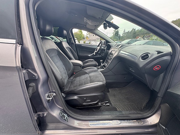 Ford Mondeo 23 of 29