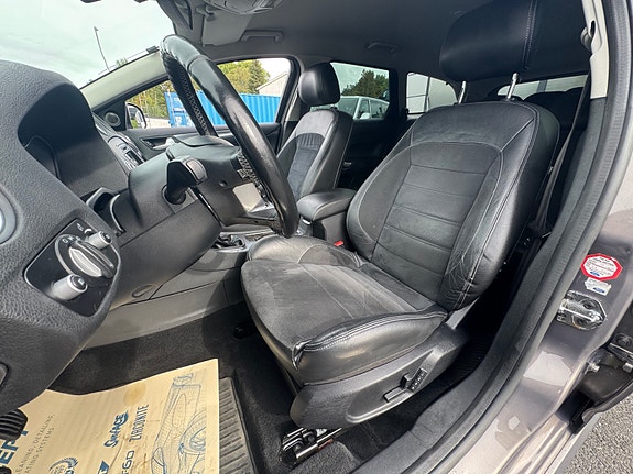 Ford Mondeo 17 of 29