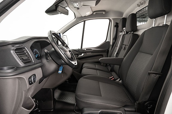 Ford Transit Custom 13 of 19