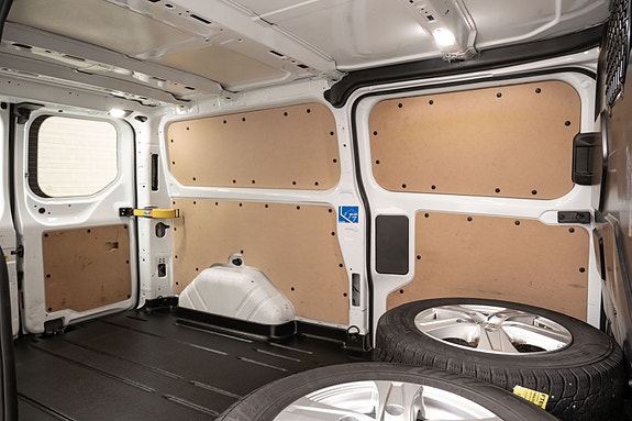 Ford Transit Custom 16 of 19