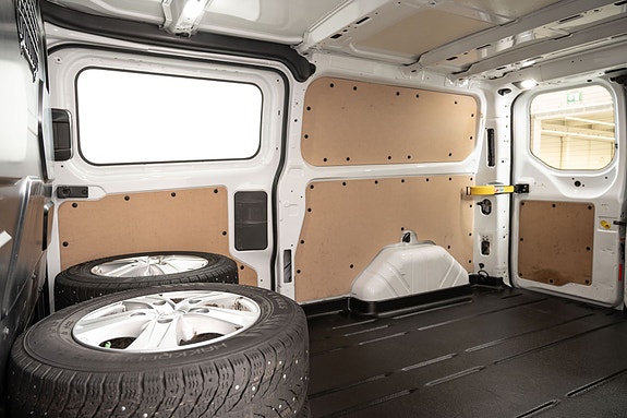 Ford Transit Custom 14 of 19