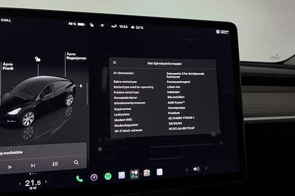 Tesla Model Y 21 of 30