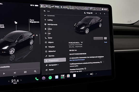 Tesla Model Y 20 of 30