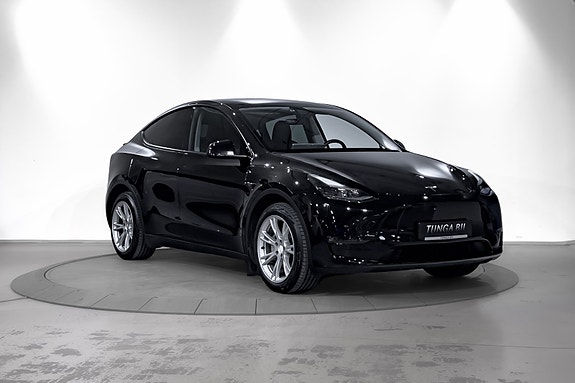 Tesla Model Y 3 of 30