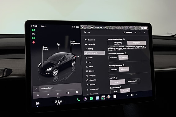 Tesla Model Y 18 of 30