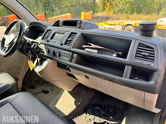 Volkswagen Transporter 26 of 30