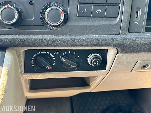 Volkswagen Transporter 17 of 30