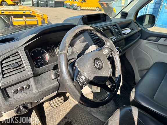 Volkswagen Transporter 9 of 30
