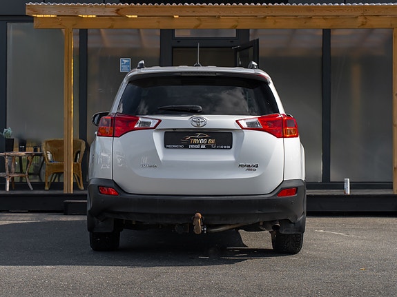 Toyota RAV4 8 of 30