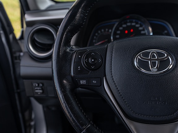 Toyota RAV4 30 of 30