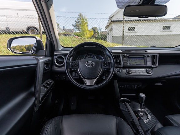 Toyota RAV4 29 of 30
