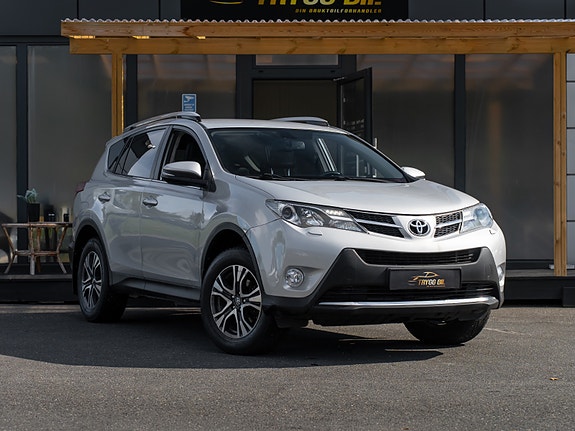 Toyota RAV4 3 of 30