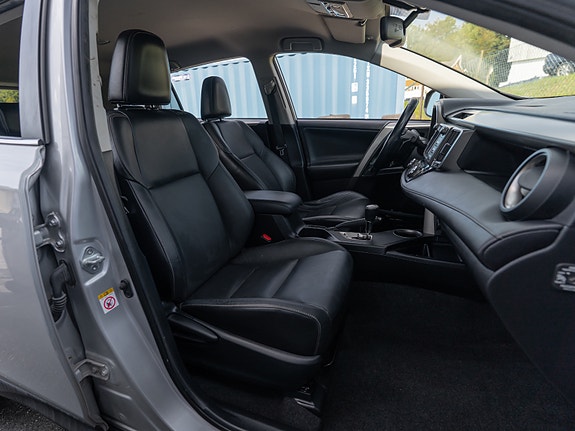 Toyota RAV4 24 of 30