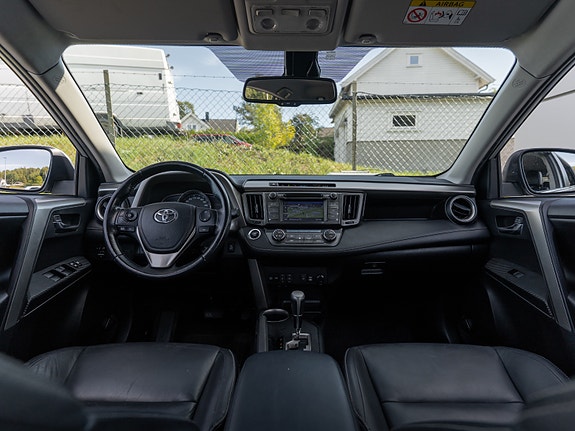 Toyota RAV4 26 of 30