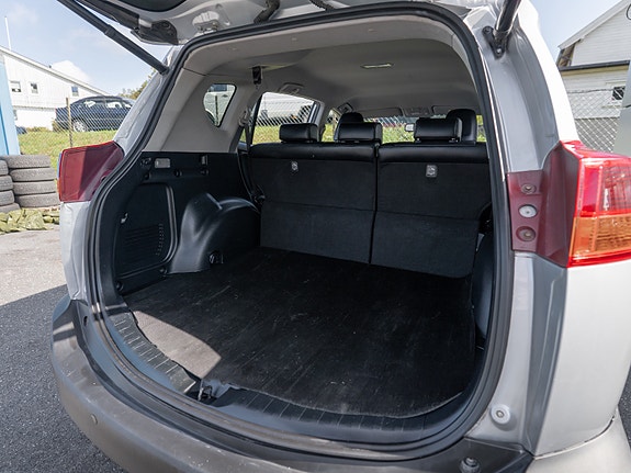 Toyota RAV4 17 of 30
