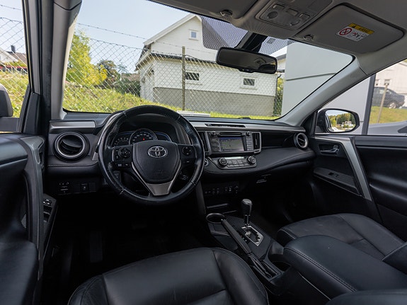 Toyota RAV4 20 of 30