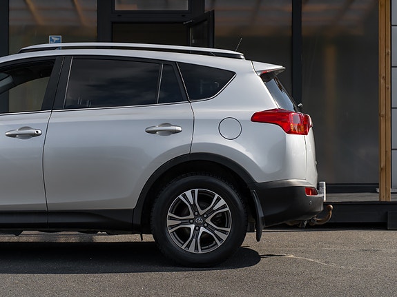 Toyota RAV4 12 of 30