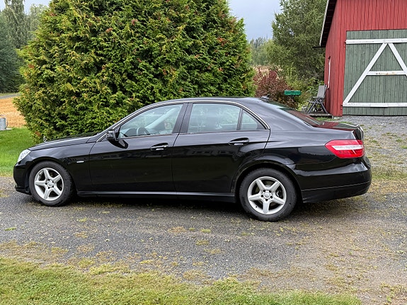 Mercedes-Benz E200 d 15 of 15