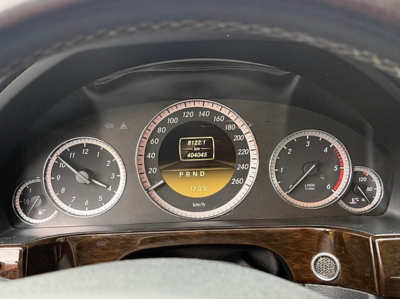 Mercedes-Benz E200 d 13 of 15