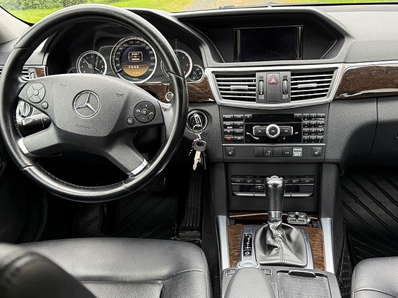 Mercedes-Benz E200 d 14 of 15