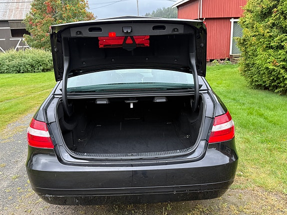 Mercedes-Benz E200 d 10 of 15