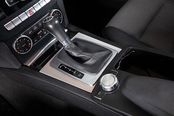 Mercedes-Benz C180 17 of 24