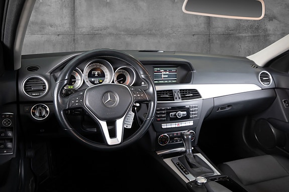 Mercedes-Benz C180 9 of 24
