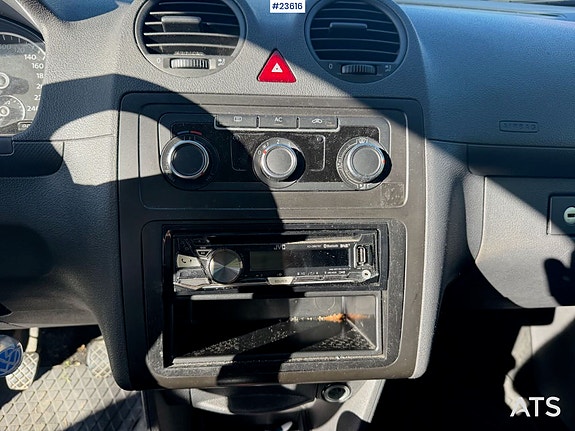 Volkswagen Caddy 29 of 30