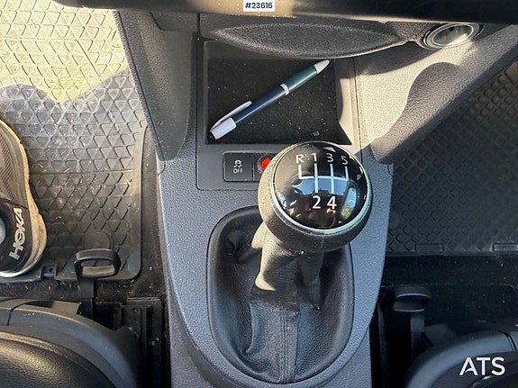 Volkswagen Caddy 30 of 30