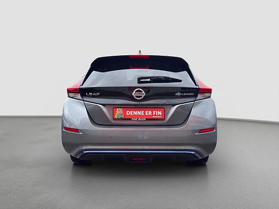 Nissan Leaf 4 of 27