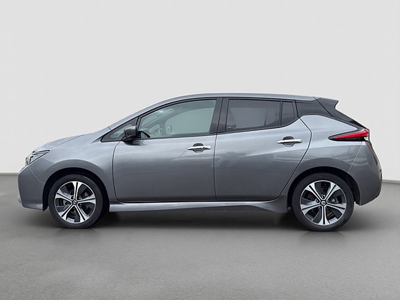 Nissan Leaf 2 of 27