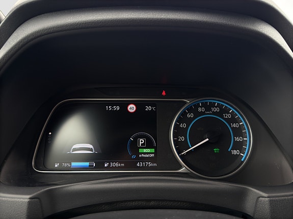 Nissan Leaf 12 of 27