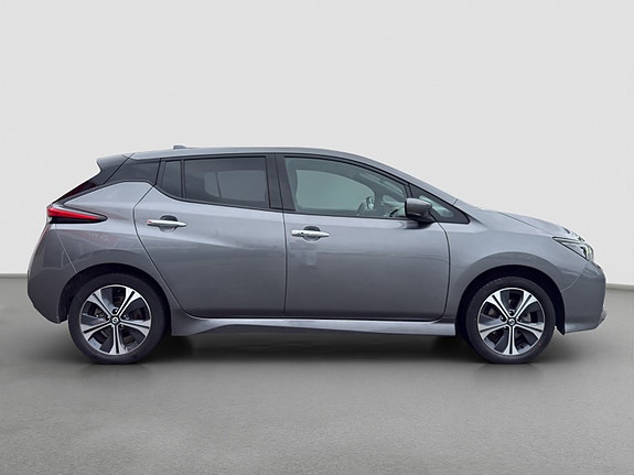 Nissan Leaf 6 of 27