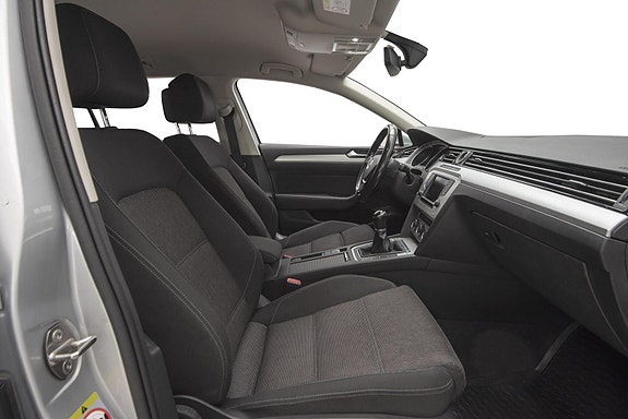 Volkswagen Passat 21 of 22