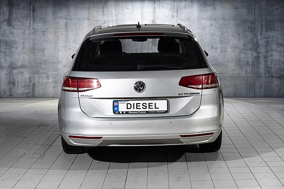 Volkswagen Passat 6 of 22