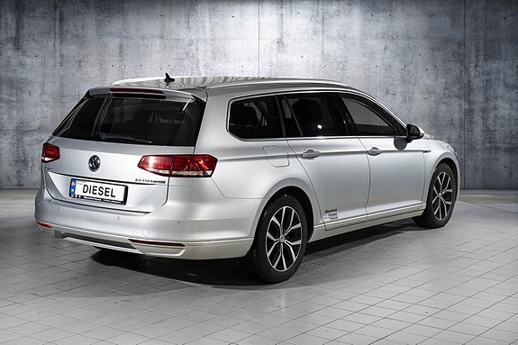 Volkswagen Passat 8 of 22