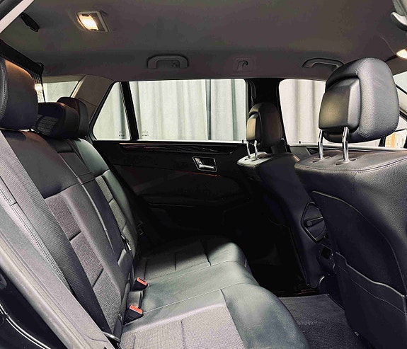 Mercedes-Benz E220 25 of 25