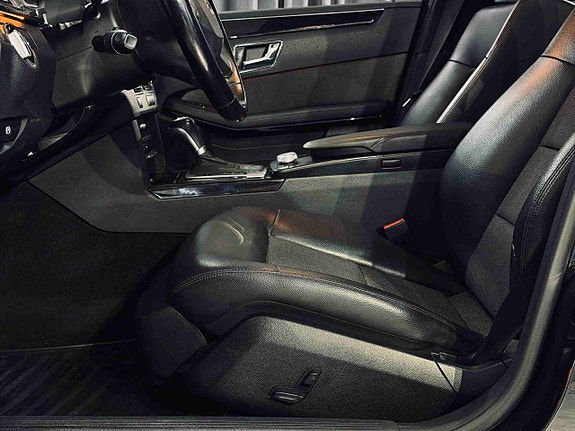 Mercedes-Benz E220 23 of 25