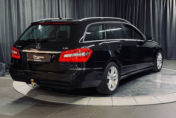 Mercedes-Benz E220 6 of 25