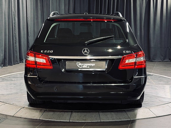 Mercedes-Benz E220 8 of 25