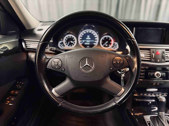 Mercedes-Benz E220 12 of 25