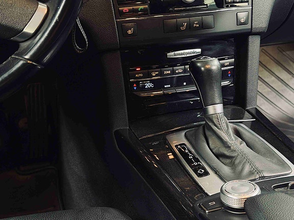 Mercedes-Benz E220 18 of 25